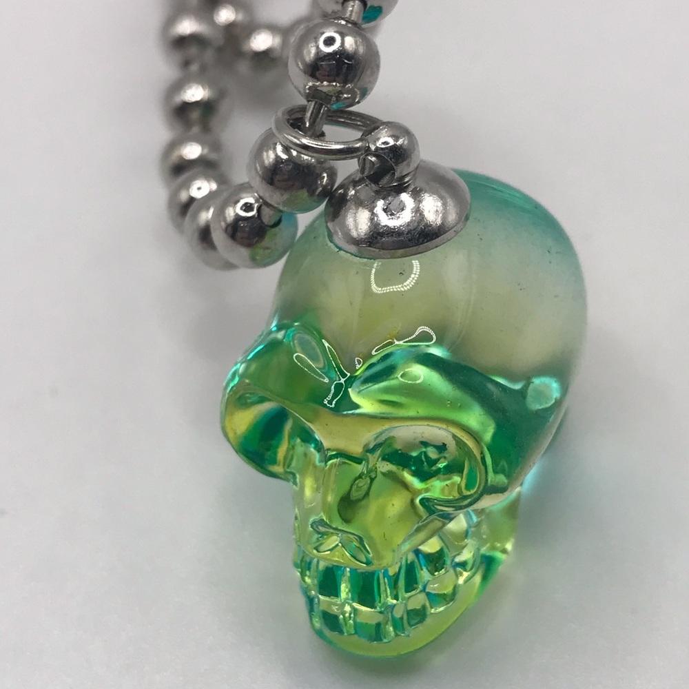 Unisex Green Glass Skull Pendant Necklace - Picture 6 of 8